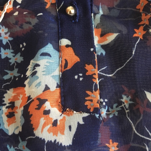 🌹3 for one🌹Sheer floral blouse - Picture 3 of 5